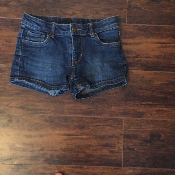 Lot of small girls shirts,tank tops,shorts & dress - Picture 6 of 7